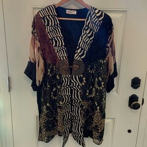 Vintage multicolor scarf kimono short sleeve. One size fits most. Rayon